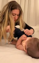 Imagem ilustrativa da imagem Bebê volta a viralizar ao dublar cena de 'As Branquelas'; vídeo