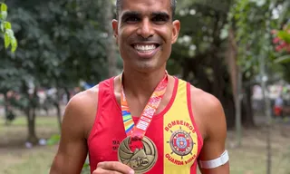 Imagem ilustrativa da imagem Bombeiro militar conquista primeiro lugar geral amador na Maratona do Rio 2025