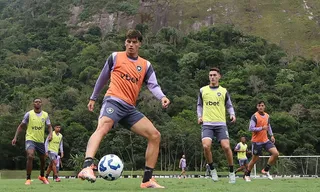 Imagem ilustrativa da imagem Botafogo deve ter retornos importantes contra o Santos