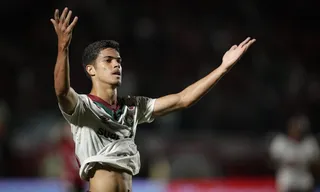 Imagem ilustrativa da imagem Botafogo faz sondagem por lateral do Fluminense