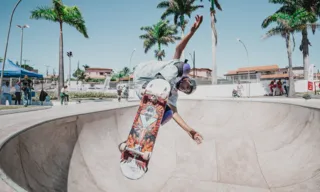 Imagem ilustrativa da imagem Campeão Pedro Barros inaugura pista de skate em Maricá