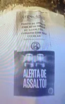 Imagem ilustrativa da imagem Cartaz em poste alerta sobre assaltos em Niterói; PM contesta