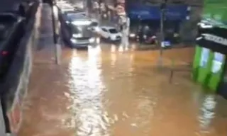Imagem ilustrativa da imagem Chuva forte causa alagamentos em bairros do Rio; vídeos