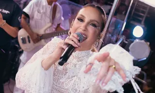 Imagem ilustrativa da imagem Claudia Leitte ironiza polêmica no 'Sem Censura'; vídeo