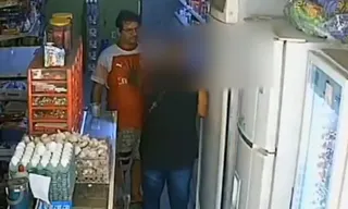 Imagem ilustrativa da imagem Comerciante é morto a tiros enquanto trabalhava na Baixada; vídeo
