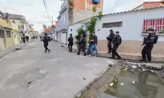 Imagem ilustrativa da imagem Complexo de Israel: falsa igreja derrubada, 20 presos e fuzis apreendidos