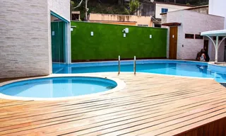 Imagem ilustrativa da imagem Criança é sugada por cano de piscina em casa de festa em Niterói