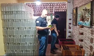 Imagem ilustrativa da imagem Depósitos clandestinos de bebidas são interditados no Rio