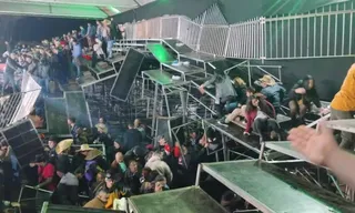 Imagem ilustrativa da imagem Desabamento de arquibancada em show deixa 60 feridos