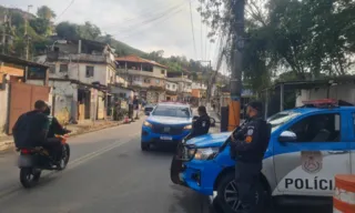 Imagem ilustrativa da imagem Dois são presos após troca de tiros com a PM em comunidade de Niterói