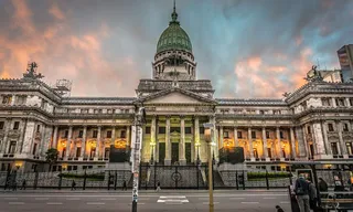 Imagem ilustrativa da imagem Eleitores argentinos vão às urnas para renovar Congresso