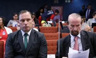 Imagem ilustrativa da imagem Encurralado, Cid diz que Bolsonaro pediu pra vigiar rotina de Moraes