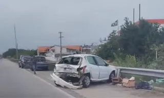 Imagem ilustrativa da imagem Engavetamento deixa dois feridos na BR-101, em SG