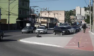 Imagem ilustrativa da imagem Estacionamento proibido em rua importante de São Gonçalo; entenda