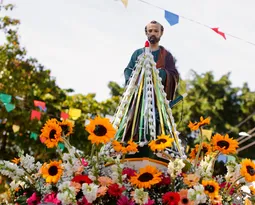 Imagem ilustrativa da imagem Fé e tradição tomam conta de Jurujuba na festa de São Pedro