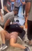 Imagem ilustrativa da imagem Funcionários e cliente brigam em shopping no Rio; vídeo