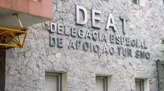 Imagem ilustrativa da imagem Golpe do ‘Boa noite, Cinderela’: garoto de programa é preso em Cabo Frio