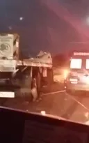 Imagem ilustrativa da imagem Grave acidente mata motorista de carreta na BR-101, em São Gonçalo