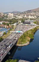 Imagem ilustrativa da imagem Homem corre pela Ponte Rio-Niterói com meio quilo de maconha e é preso
