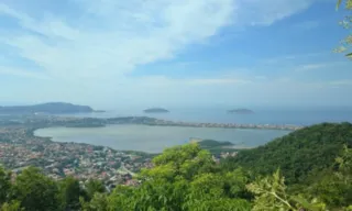 Imagem ilustrativa da imagem Inscrições abertas para passeio em trilha de Niterói; veja programação