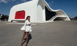 Imagem ilustrativa da imagem Juliana Paes visita Niterói e se declara à cidade: 'Amo'