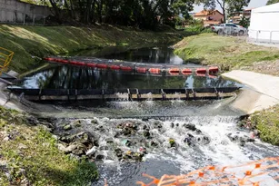 Imagem ilustrativa da imagem Milhões de litros de esgoto deixarão de ser despejados na Baía de Guanabara, em SG