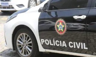 Imagem ilustrativa da imagem Miliciano preso com fuzil, granadas e carros clonados no Rio