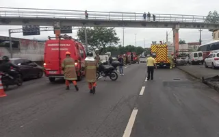 Imagem ilustrativa da imagem Motociclista morre em colisão com carro na Avenida Brasil