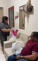Imagem ilustrativa da imagem Mulher vai às compras de Natal e faz marido cair na real; vídeo