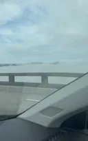 Imagem ilustrativa da imagem Nevoeiro intenso cobre Baía de Guanabara e 'esconde' Ponte Rio-Niterói; vídeo