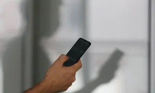 Imagem ilustrativa da imagem Operação mira quadrilha que invade apps de bancos em Niterói, SG e Maricá