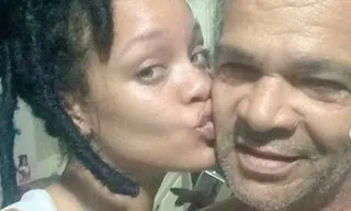 Imagem ilustrativa da imagem Pai da cantora Rihanna morre aos 70 anos