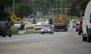 Imagem ilustrativa da imagem Perigo na RJ-104: a rotina de acidentes na estrada em São Gonçalo