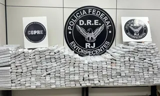 Imagem ilustrativa da imagem Presos transportando uma tonelada de maconha na Dutra