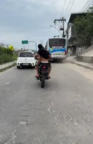 Imagem ilustrativa da imagem Show de irresponsabilidade na RJ-104, em São Gonçalo; vídeo