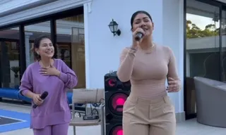 Imagem ilustrativa da imagem Simone e Simaria cantam juntas após três anos; vídeo
