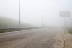 Imagem ilustrativa da imagem Sumiu tudo! Entenda por que Niterói e SG têm amanhecido cobertos por neblina