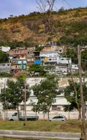 Imagem ilustrativa da imagem Tiroteio entre facções rivais deixa morto em Niterói