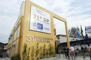 Imagem ilustrativa da imagem Traficante é preso com 200 tabletes de maconha na Zona Norte