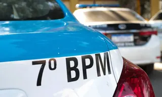 Imagem ilustrativa da imagem Traficante é preso com carro roubado e drogas em São Gonçalo