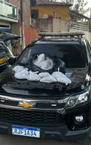 Imagem ilustrativa da imagem Traficante foge e abandona carro com 18 kg de drogas na Região dos Lagos