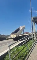 Imagem ilustrativa da imagem Tragédia na BR-116: passarela cai sobre carro e mata motorista