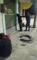 Imagem ilustrativa da imagem Trio preso em flagrante por furtar cabos no Centro de SG