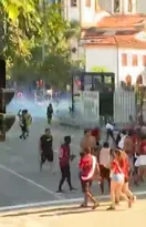 Imagem ilustrativa da imagem Tumulto interrompe fim da festa do tetra do Flamengo no Rio