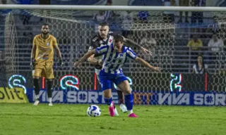 Imagem ilustrativa da imagem Vasco empata com CSA em Alagoas e definição da vaga fica para São Januário