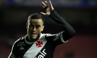 Imagem ilustrativa da imagem Vasco oficializa Coutinho em definitivo até 2026; veja detalhes