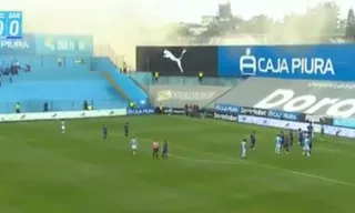 Imagem ilustrativa da imagem Veja quando partida de futebol é interrompida durante terremoto