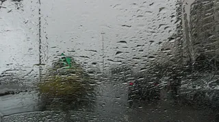 Imagem ilustrativa da imagem Vem chuva forte aí! Veja a previsão do tempo para o finde