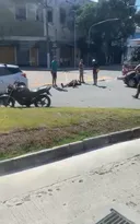 Imagem ilustrativa da imagem Vídeo: acidente entre carro e moto deixa ferido em Niterói