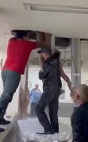 Imagem ilustrativa da imagem Vídeo: paciente tenta fugir nu pelo teto de hospital psiquiátrico